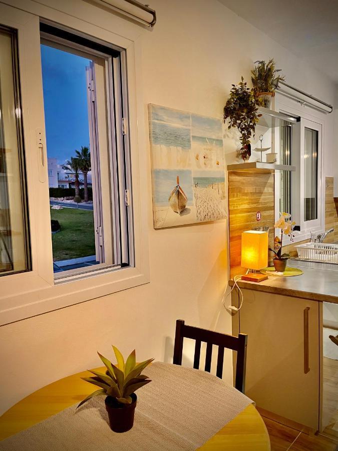 Coral Bay Modern Renovated Apartment By The Sea Пафос Экстерьер фото